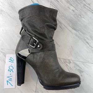 Stuart Weitzman 7 M Gray Leather 4” Heels Shoes boots booties crepe Sole Spain